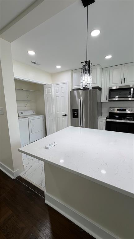 Photo - 270 W Pineloch Ave
