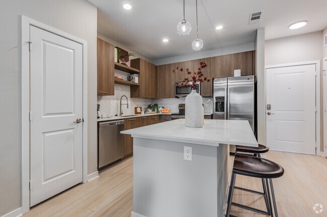 1 BR, 1 BA - 795SF