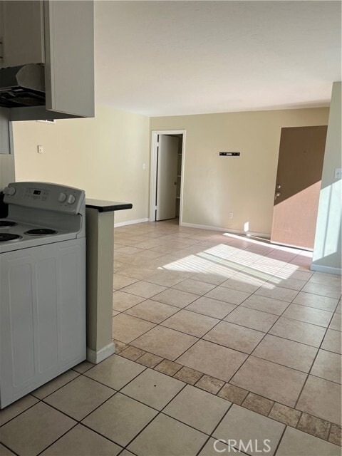 Photo - 3032 E 5th St