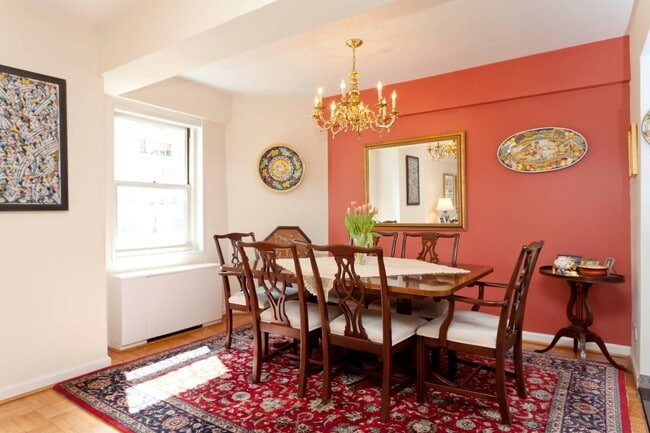 Photo - 100 W 57th St Unit 18C