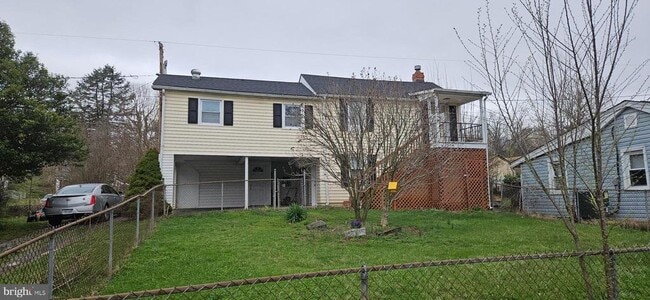 Photo - 1057 Foreman Ln