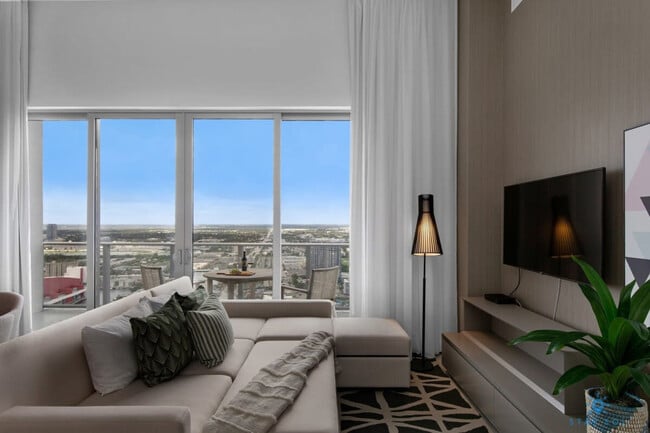 Building Photo - 4010 S Ocean Dr Rental