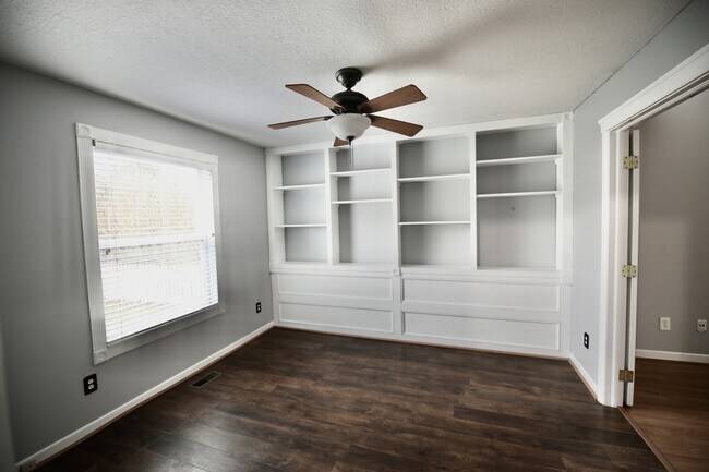 Photo - 4400 Greensbury Dr