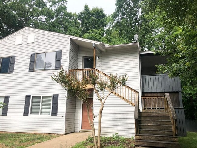 Building Photo - 1722 Hunters Trl