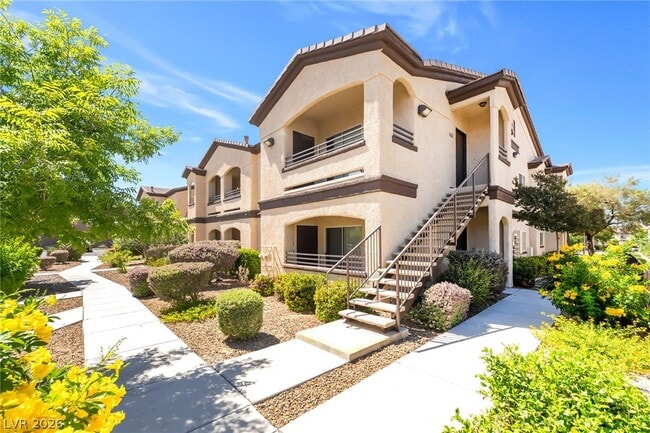 Building Photo - 2291 W Horizon Ridge Pkwy Unit 6136