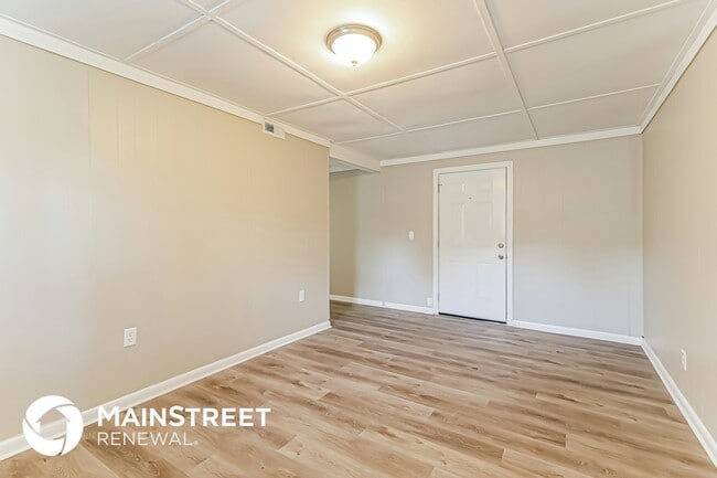 Photo - 885 Westgate Dr