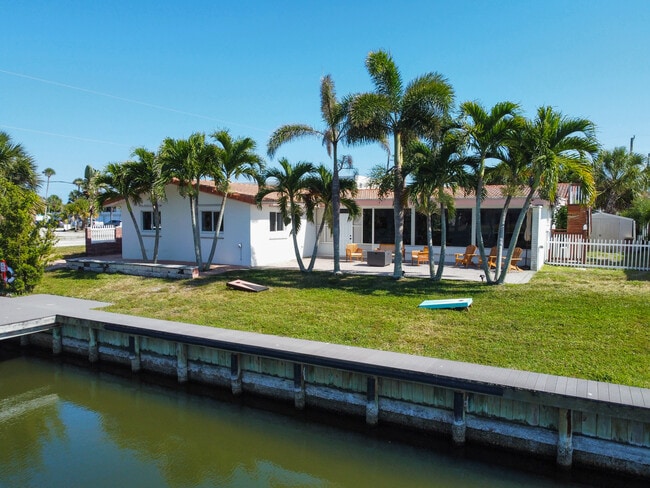 Photo - 107 Jamaica Dr