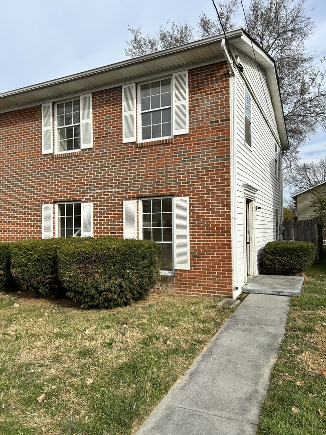 Photo - 326 Beau St Townhome