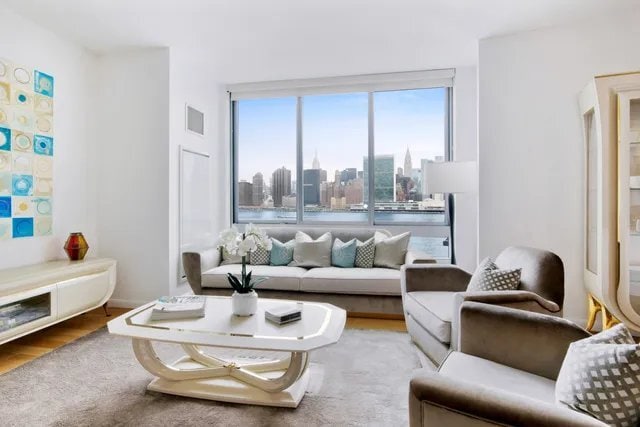 Photo - 46-20 Center Blvd Unidad 1108