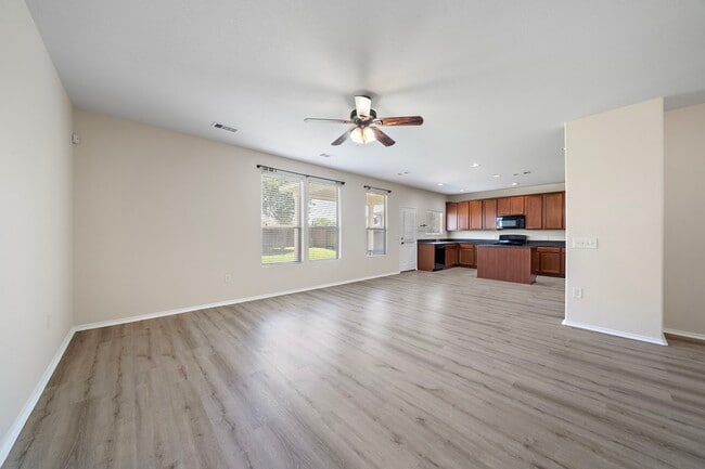 Photo - 1418 S Maple Dr