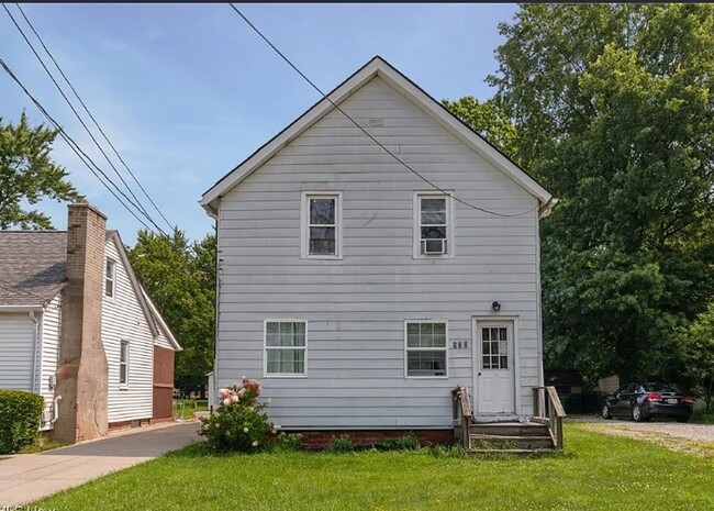 Building Photo - 929 Worden Rd Unit Lower