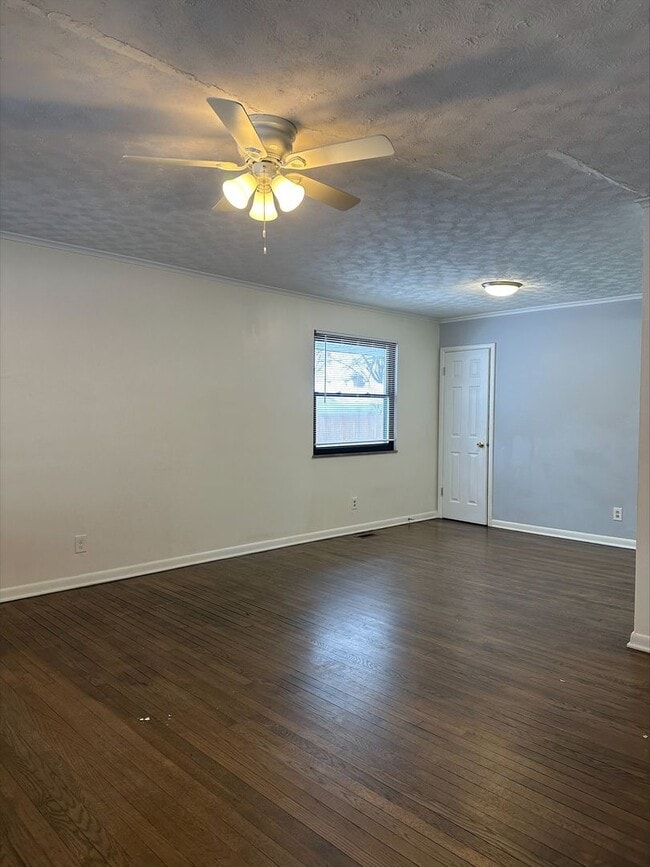 Photo - Welcome to this beautiful charming 3-bedroom, 2-bathroom house located in Columbus, OH!