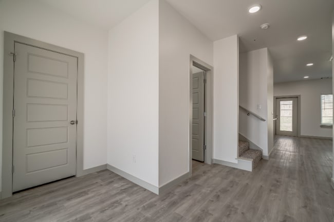 Photo - 13518 Vinita Dr
