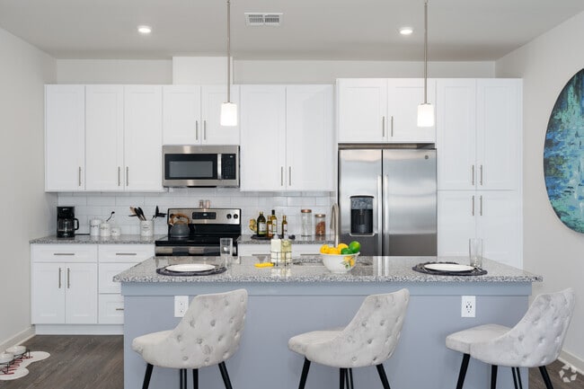 2BR, 2BA - 1269SF - Autumn Park at Medford