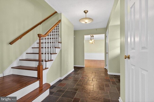 Photo - 16 Beechtree Ln