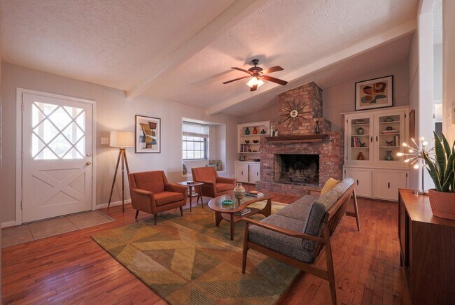 Photo - 20427 Lakeside Dr