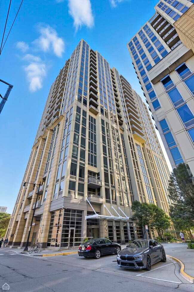 Building Photo - 700 N Larrabee St Unit 1715 Rental