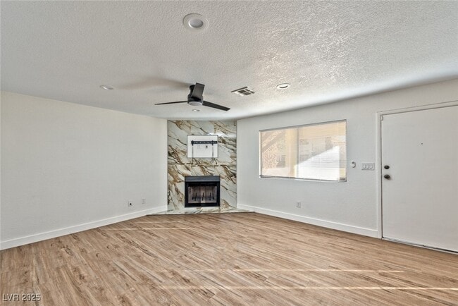 Building Photo - 1216 Observation Dr Unit 101