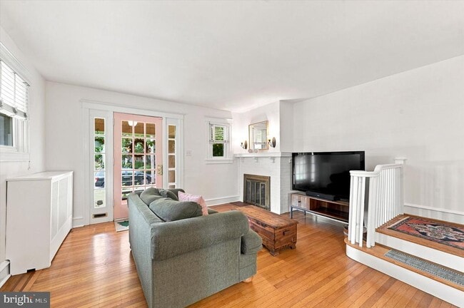 Photo - 610 Woodcrest Ave