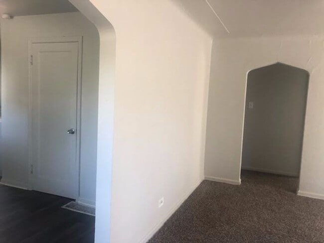 Photo - 2 Bedroom 1 Bathroom in East Denver Availa...