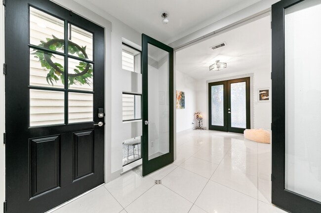 Photo - 1807 Dart St