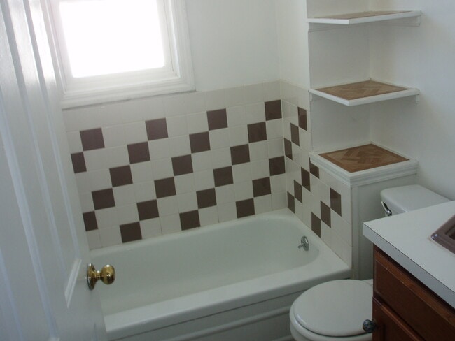 Building Photo - 759 Veto St NW Unit #2