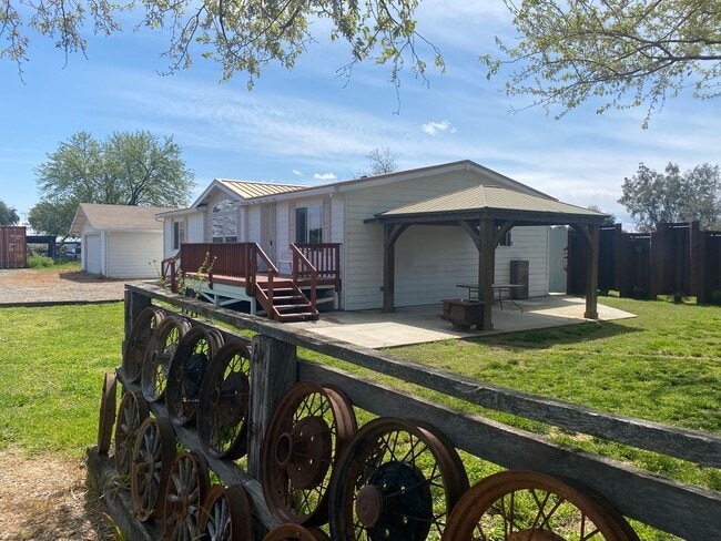 Photo - Great country living spot in Orland