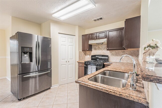 Photo - 6630 Bluebottle Ln