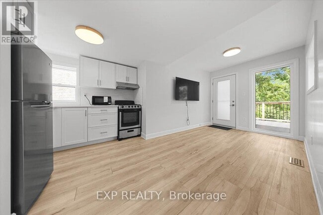 Photo - 183 Britannia Rd Unit 2