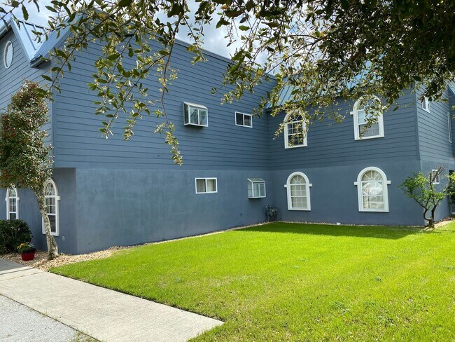 Photo - 805 W 2nd St Unit 805 West 2nd Street Eureka Square