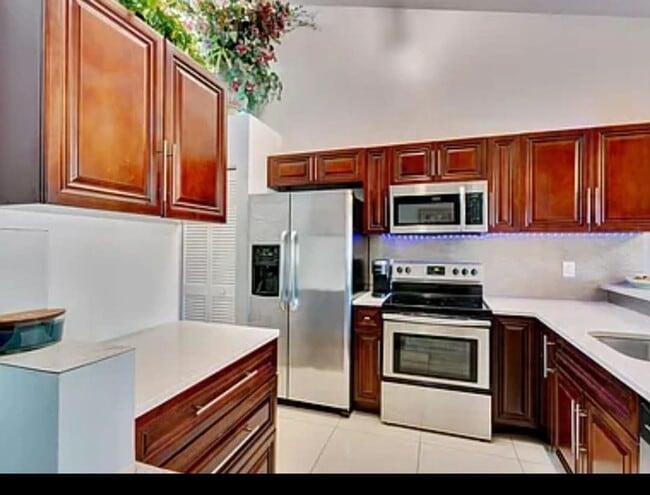 Photo - Stylish 2-Bedroom Condo with Resort-Style ...