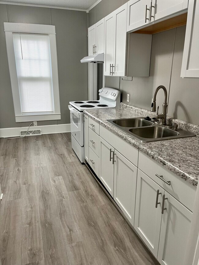 Photo - 406 N Lincoln St