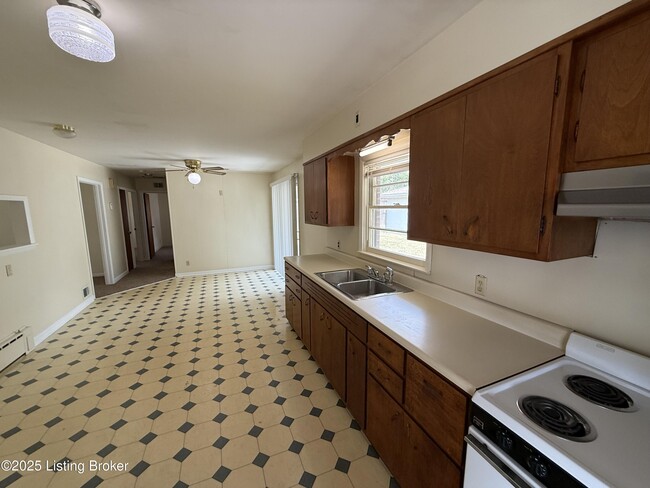 Photo - 162 Robin Rd