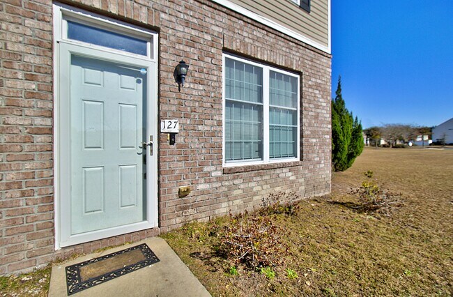 Photo - 127 Davila St