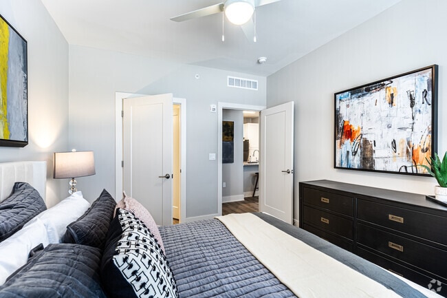 1BR, 1BA - 892SF Bedroom - 23rd and Swift