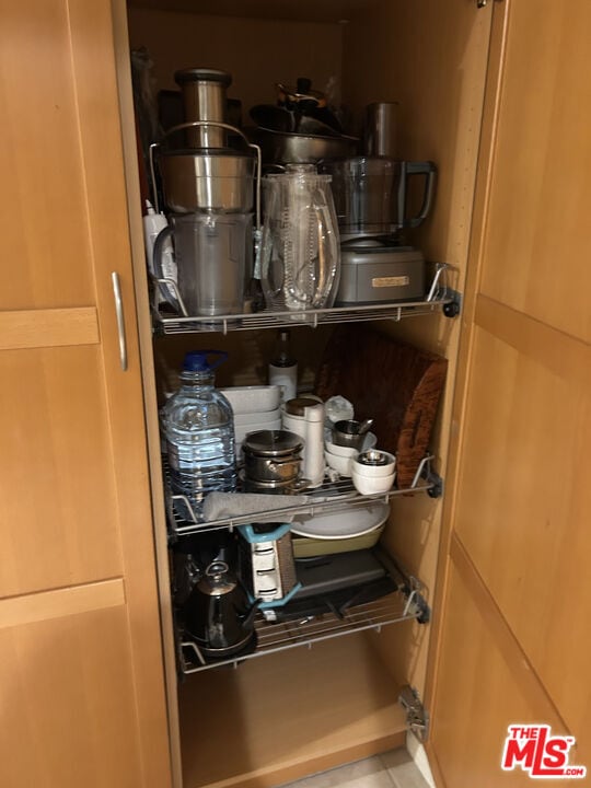 117 S Doheny Dr Unit 206