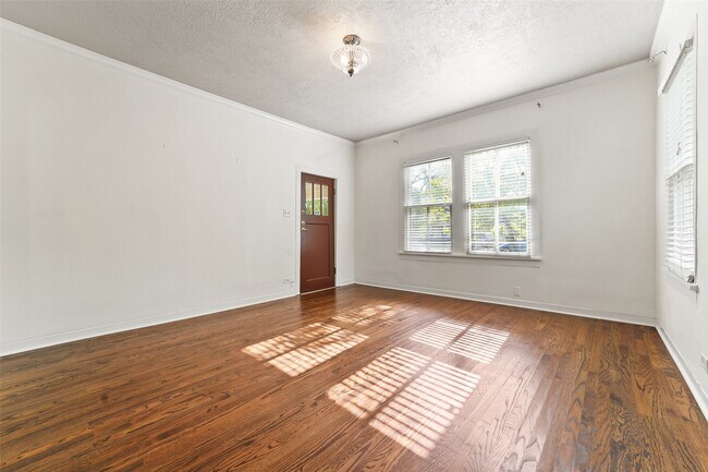 Photo - 1317 Ashland St Casa