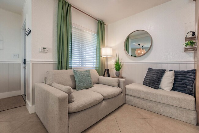 716-720 Southwest 14th Court-SI FL1-ID1475646P