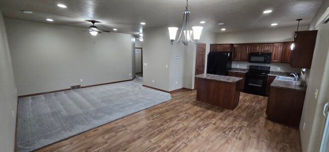Building Photo - 8413 W 53rd St Rental
