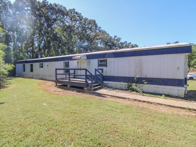 Photo - Completely Updated 3BR/2BA Trailer in Musc...