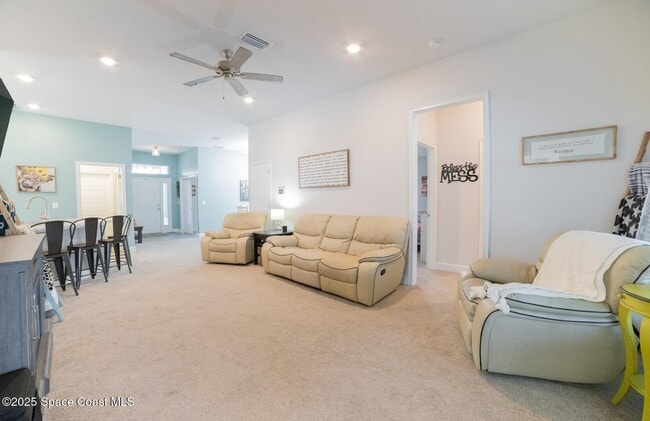 Photo - 814 Moment St