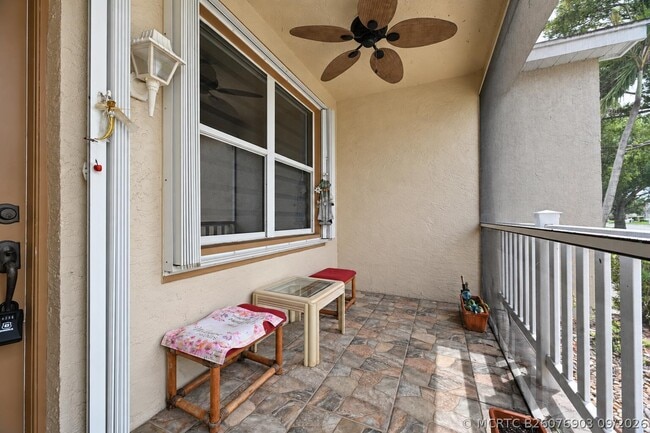 545 NW Portofino Ln