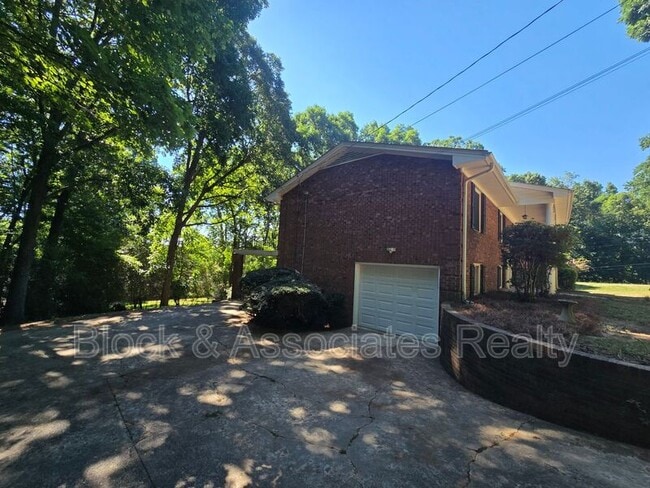 Photo - 1194 Ingram Dr