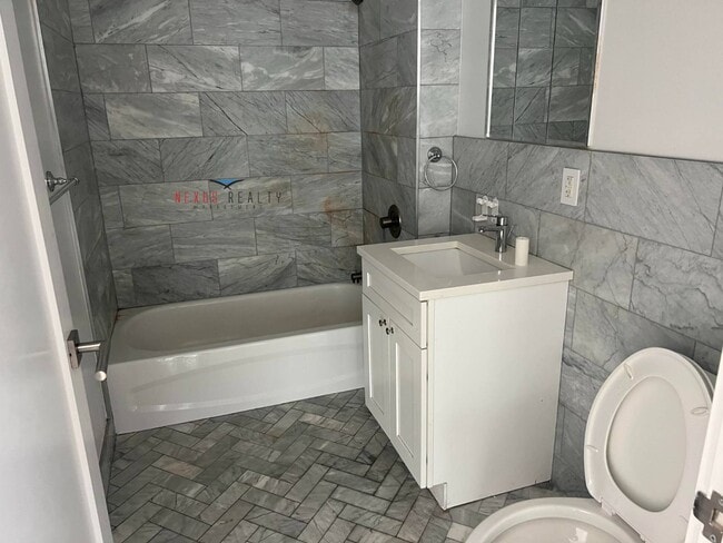 Photo - 45-11 Broadway