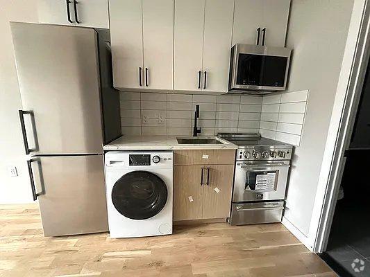 Building Photo - 2 bedroom in Bronx NY 10456 Unit 102 Rental