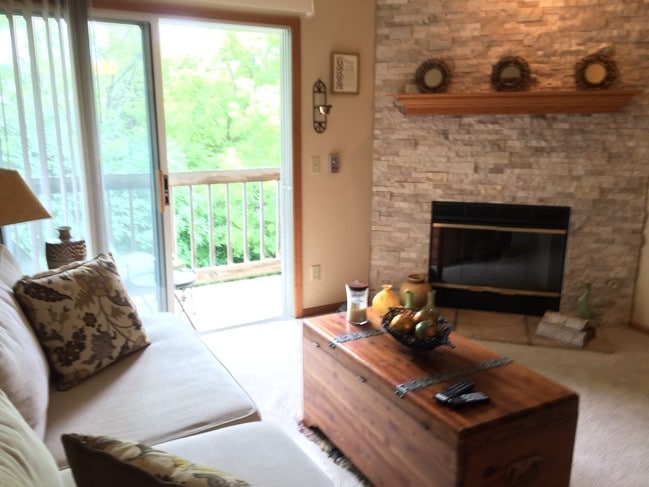 Maple Court Apartments For Rent in Hartland, WI | ForRent.com