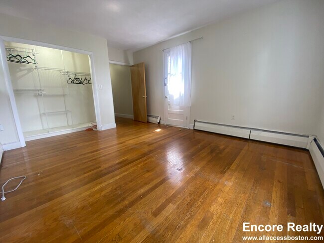 Photo - 307 Tappan St Unit #6