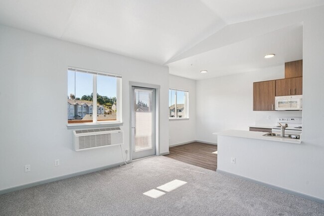 Photo - LIBERTY CREST APARTMENTS