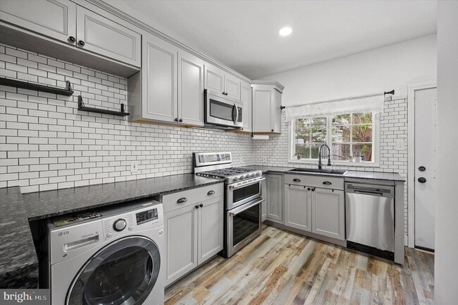 Photo - 1812 E Albert St