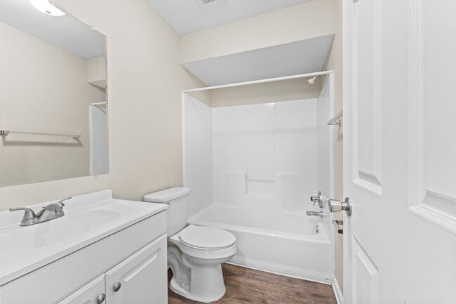 Photo - Huron River Wyandotte Apartments